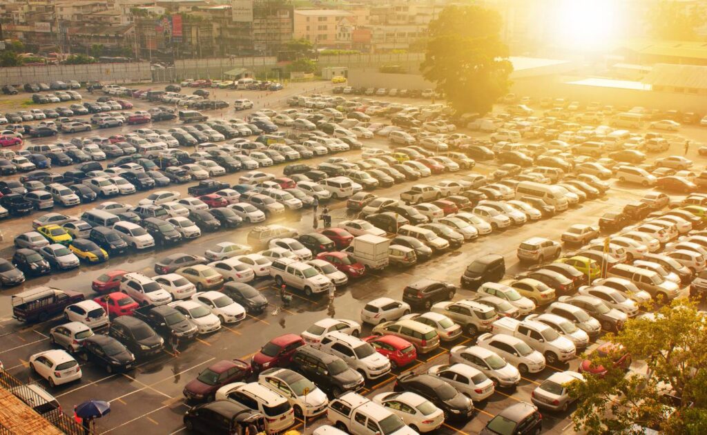 Solutions architecturales pour un parking aérien métallique fonctionnel